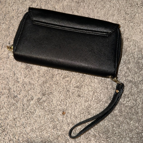 ❌SOLD❌ CLUTCH - Picture 4 of 4